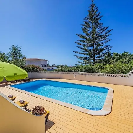 Stunning With Sea Views In Карвоейру